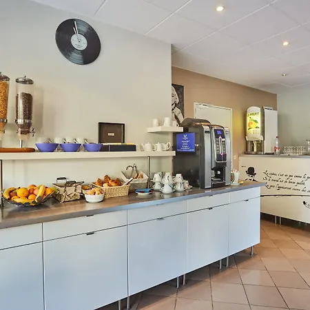 Alliance - Proche Paris 3* ז'ואנוויל-לה-פו