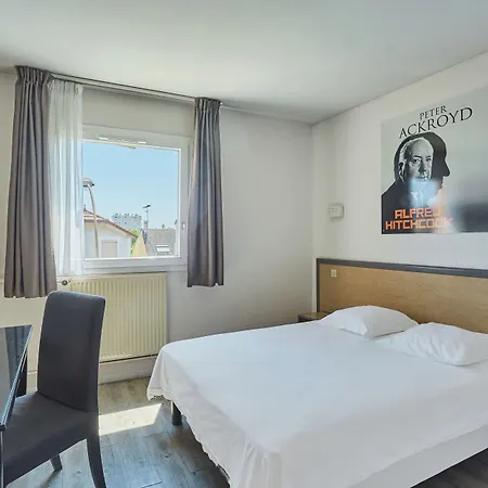 Отель Kyriad